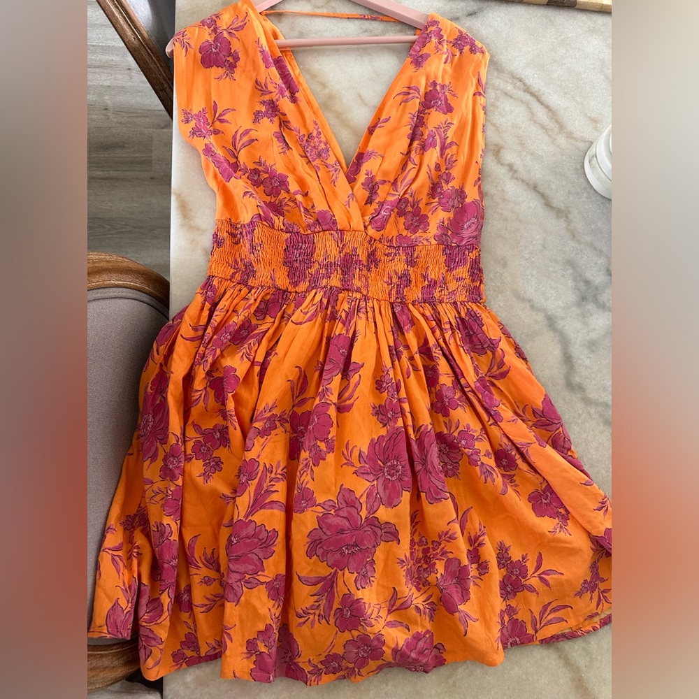 Alexia Admor summer dress! Size Medium orange and pink!